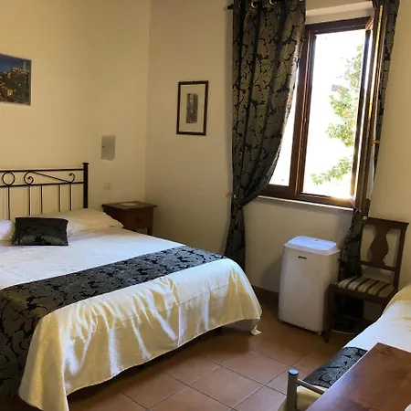 Tuscany בית הארחה 2*